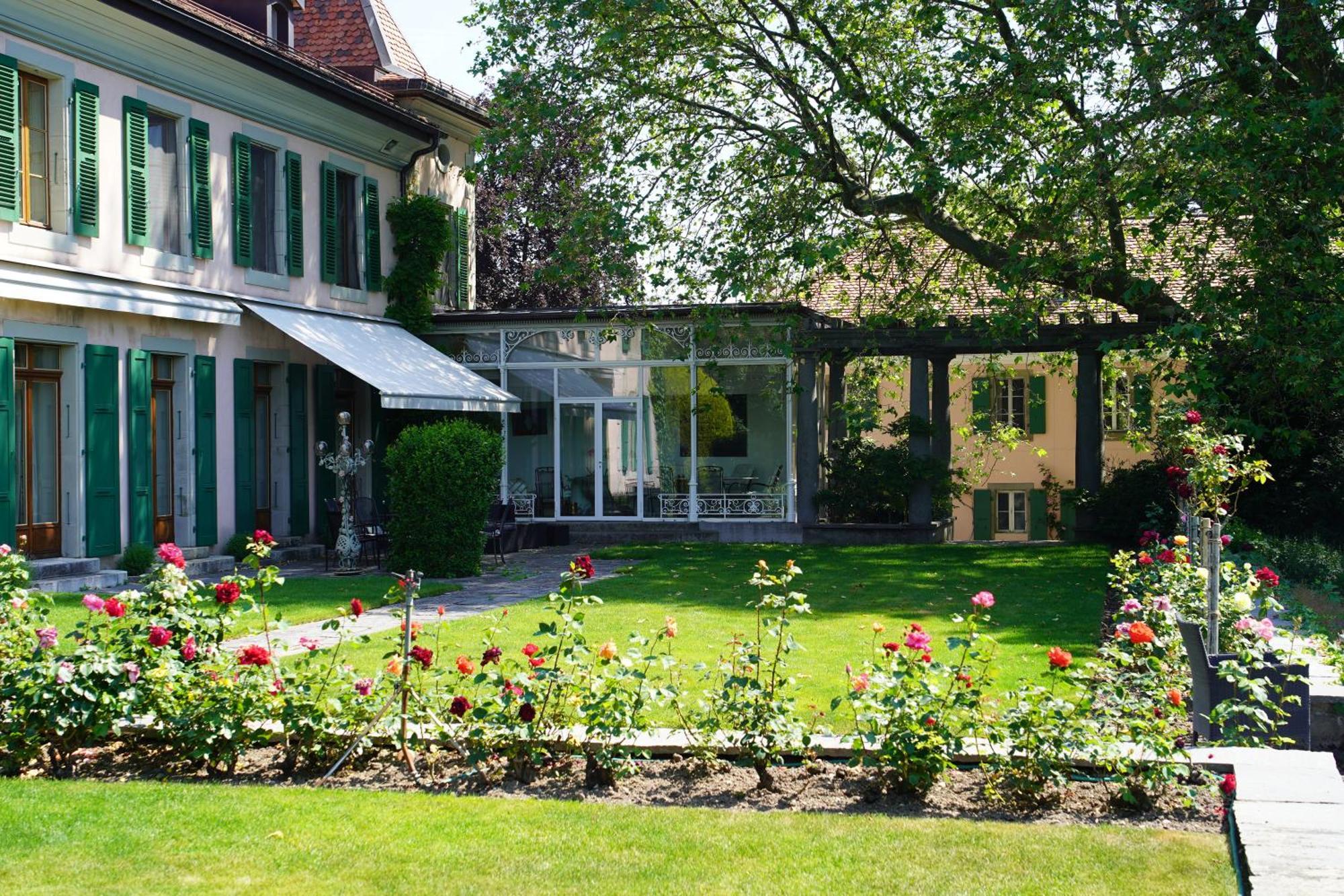 Le Chateau Lavigny Exterior photo