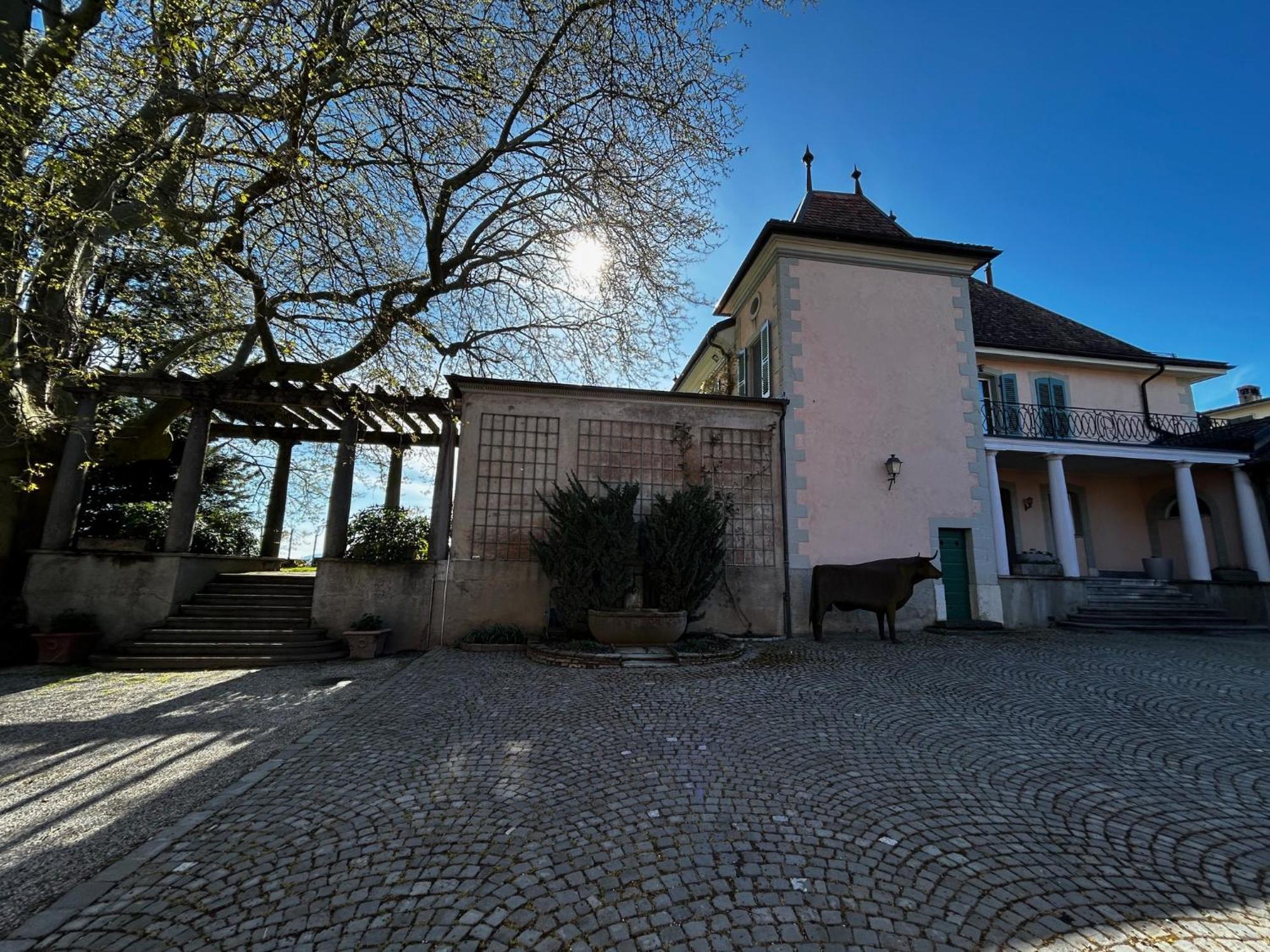 Le Chateau Lavigny Exterior photo